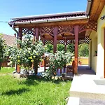 Eden Vendeghaz شقة Kisnána