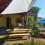 Eden Vendeghaz شقة Kisnána