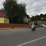 éden Kisnána