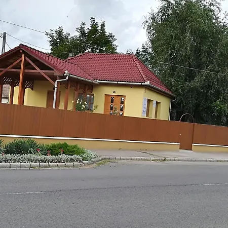 Eden Vendeghaz Apartament