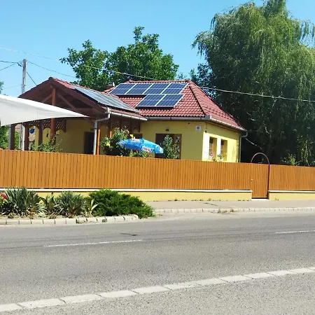 Eden Vendeghaz Apartament *