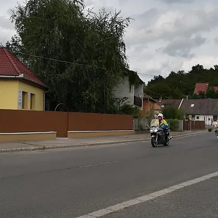 Eden Vendeghaz Kisnána