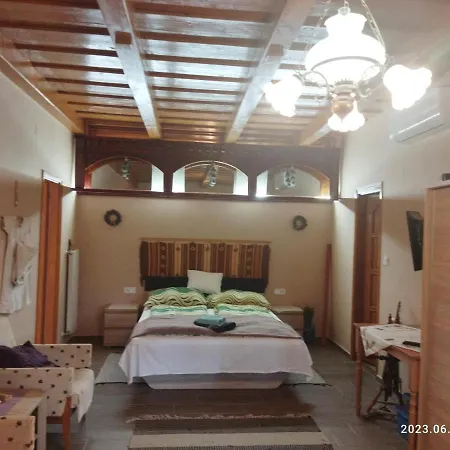 Eden Vendeghaz * Kisnána