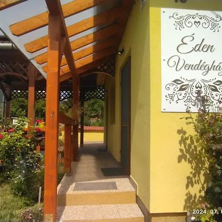 Apartment Eden Vendeghaz *