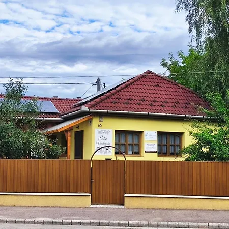 Eden Vendeghaz Kisnána