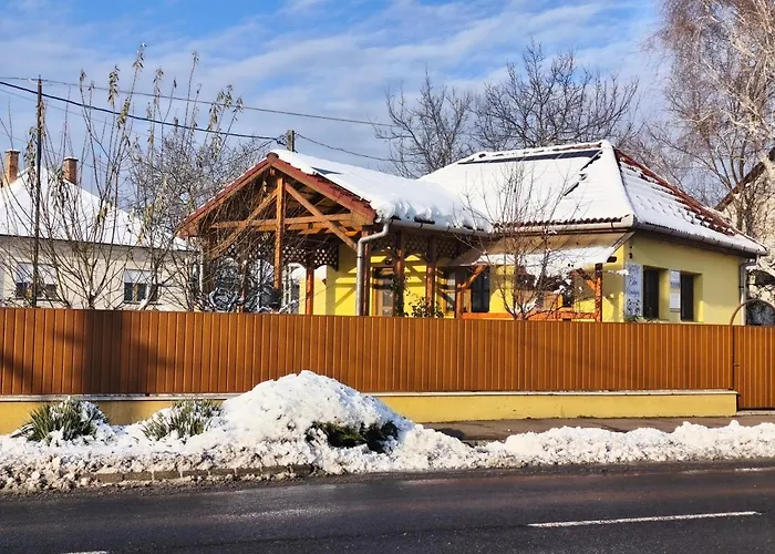 Apartment Eden Vendeghaz *